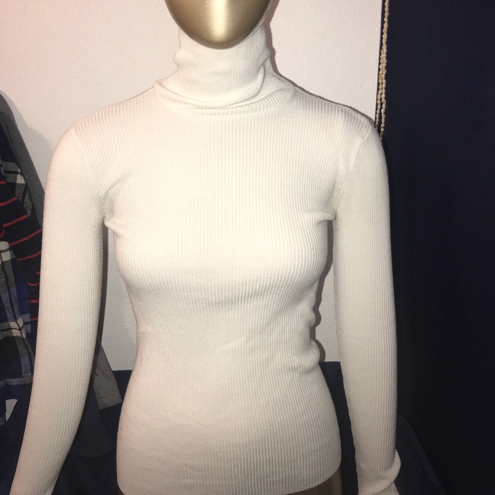 White turtle neck